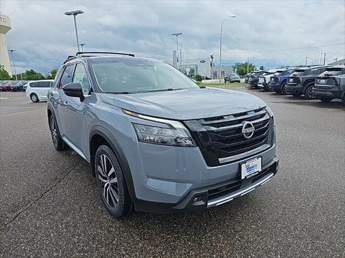 2025 Nissan Pathfinder Platinum 4WD