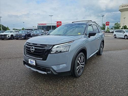 2025 Nissan Pathfinder Platinum 4WD
