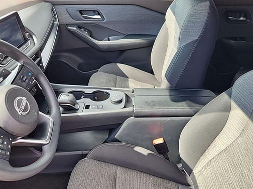 Super Black 2023 Nissan Rogue SV