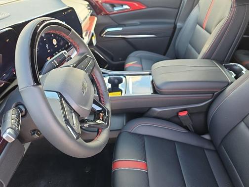 Polar White 2026 Chevrolet Traverse RS