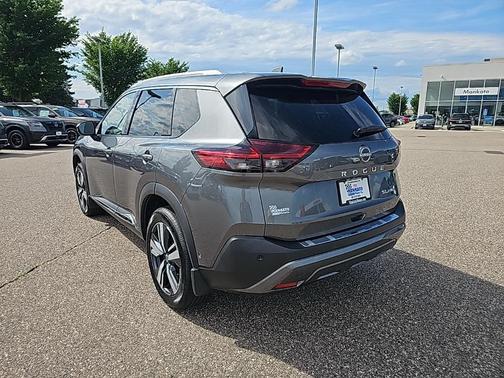 2022 Nissan Rogue SL