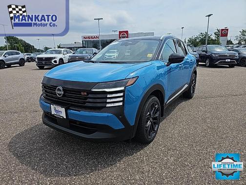 2025 Nissan Kicks SR