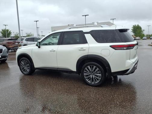 2024 Nissan Pathfinder SL 4WD