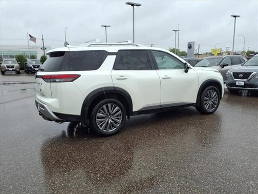 2024 Nissan Pathfinder SL 4WD