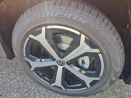 2025 Volkswagen Tiguan 2.0T SE 4MOTION