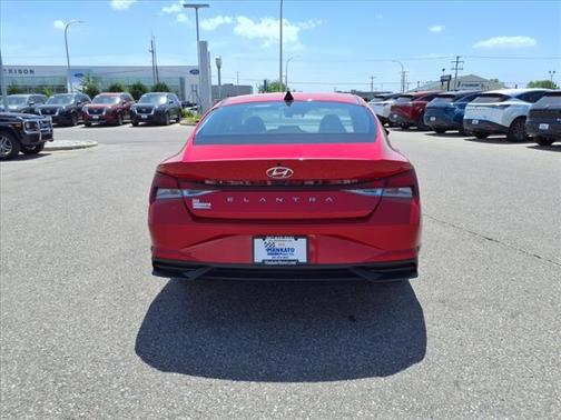 2022 Hyundai ELANTRA SEL