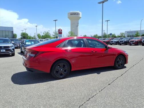 2022 Hyundai ELANTRA SEL