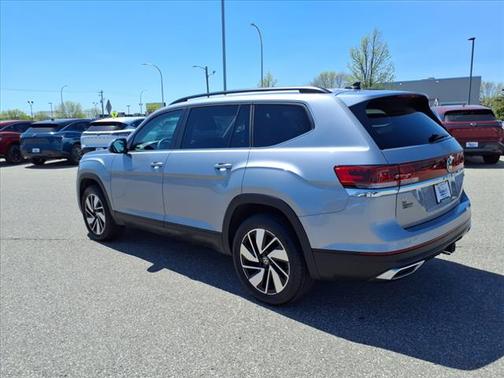 2024 Volkswagen Atlas 2.0T SE w/Technology 4MOTION