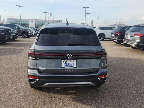 Platinum Gray 2026 Volkswagen Taos SE