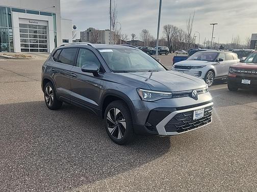 Platinum Gray 2026 Volkswagen Taos SE
