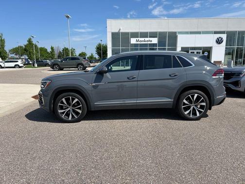 pure gray 2026 Volkswagen Atlas Cross Sport 2.0T SEL Premium