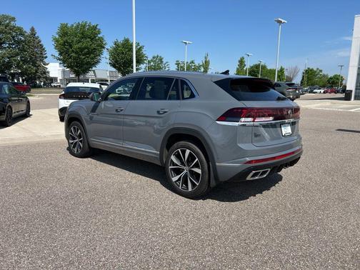 pure gray 2026 Volkswagen Atlas Cross Sport 2.0T SEL Premium