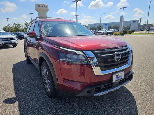 2025 Nissan Pathfinder SL 4WD