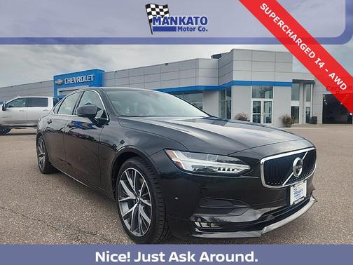 2019 Volvo S90 T6 Momentum