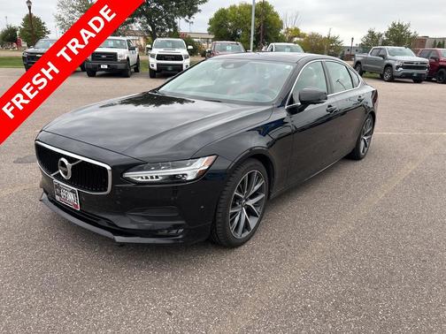 2019 Volvo S90 T6 Momentum