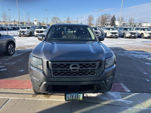 2022 Nissan Frontier SV