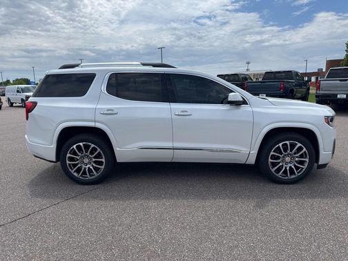 White Frost Tricoat 2022 GMC Acadia Denali
