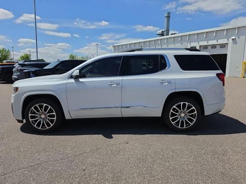 White Frost Tricoat 2022 GMC Acadia Denali