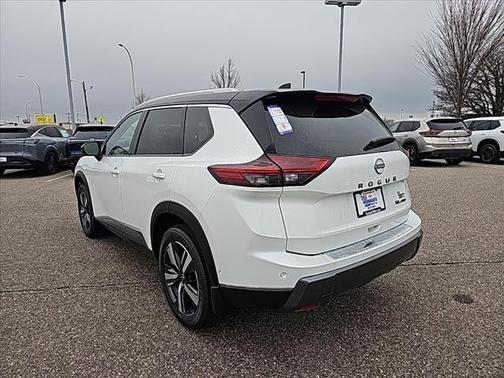 2025 Nissan Rogue SL