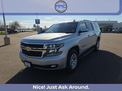 Silver Ice Metallic 2018 Chevrolet Suburban LT