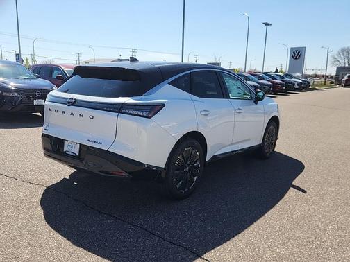 White / Black 2026 Nissan Murano Platinum