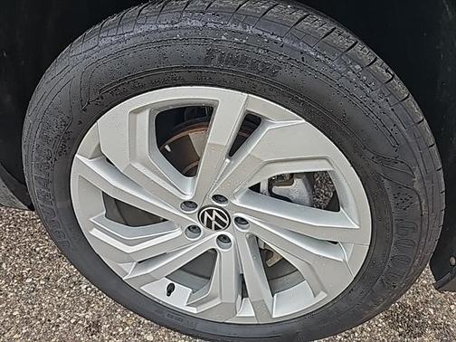 2021 Volkswagen Atlas 3.6L SE w/Technology