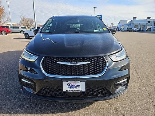 2025 Chrysler Pacifica L