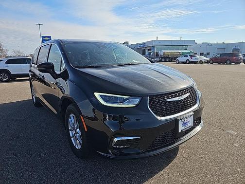 2025 Chrysler Pacifica L