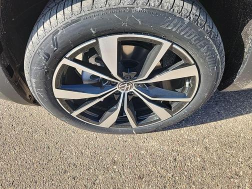 2026 Volkswagen Atlas 2.0T SEL Premium R-Line 4MOTION