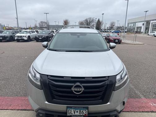 2022 Nissan Pathfinder SL 4WD
