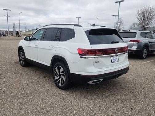 2024 Volkswagen Atlas 2.0T SE w/Technology 4MOTION