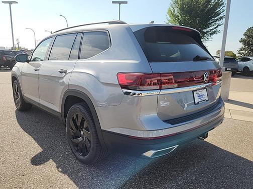 2026 Volkswagen Atlas 2.0T SE w/Technology 4MOTION