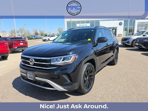 Deep Black Pearl 2023 Volkswagen Atlas 3.6L SE w/Technology
