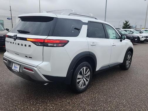 2025 Nissan Pathfinder SL 4WD