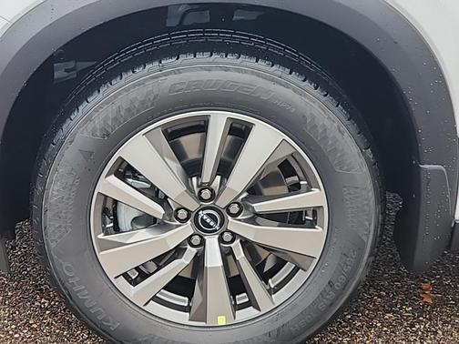 2025 Nissan Pathfinder SL 4WD