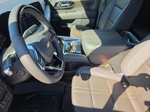 Polar White 2026 Chevrolet Suburban High Country, 4WD