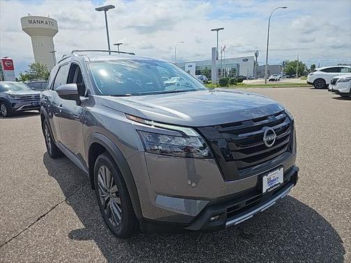 2025 Nissan Pathfinder SL 4WD
