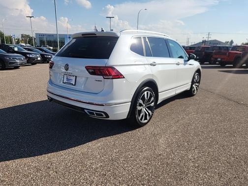 2022 Volkswagen Tiguan 2.0T SEL R-Line 4MOTION