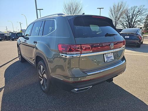 Green 2026 Volkswagen Atlas 2.0T SEL