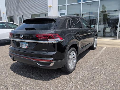 Deep Black Pearl 2023 Volkswagen Atlas Cross Sport 2.0T SE w/Technology 4MOTION