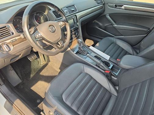 Pure White 2017 Volkswagen Passat 1.8T SEL Premium