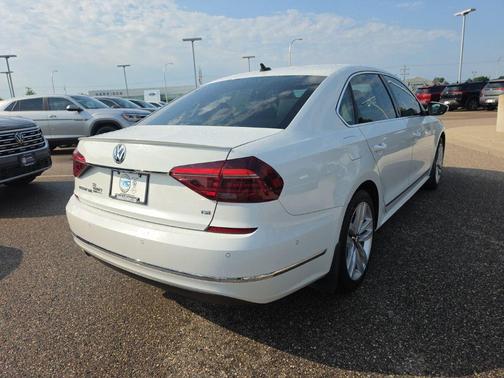 Pure White 2017 Volkswagen Passat 1.8T SEL Premium