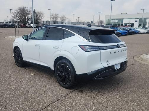 White / Black 2026 Nissan Murano Platinum