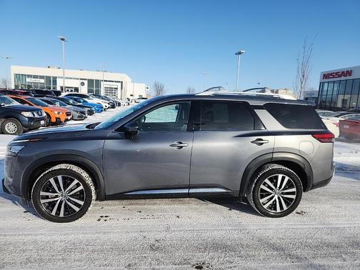 2023 Nissan Pathfinder Platinum 4WD