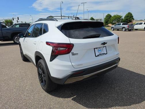 Summit White 2025 Chevrolet Trax FWD ACTIV