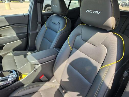 Summit White 2025 Chevrolet Trax FWD ACTIV