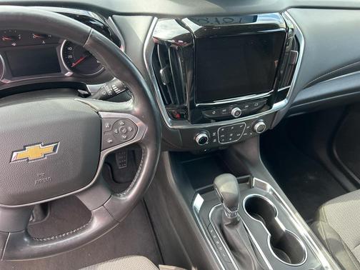 2021 Chevrolet Traverse LT Cloth