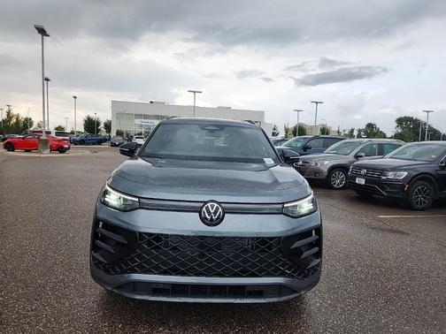 2025 Volkswagen Tiguan 2.0T SE R-Line Black 4MOTION