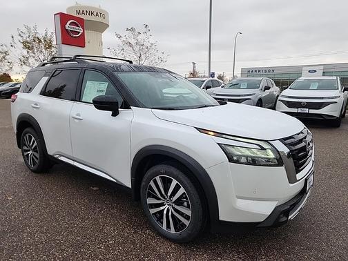 2025 Nissan Pathfinder Platinum 4WD