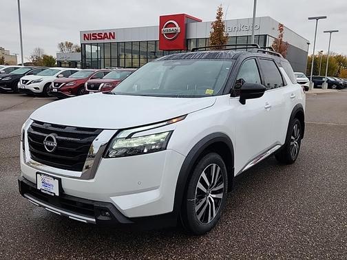 2025 Nissan Pathfinder Platinum 4WD